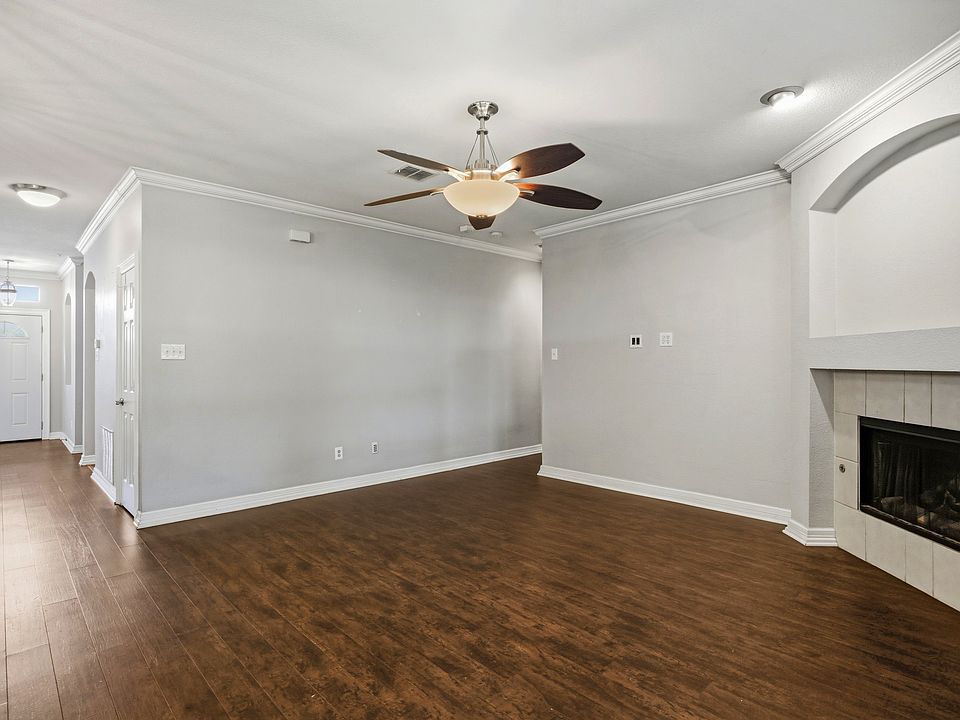 1st image of 2305 Orchid Dr