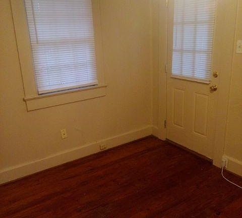 4th image of 909 39th Ave #D
