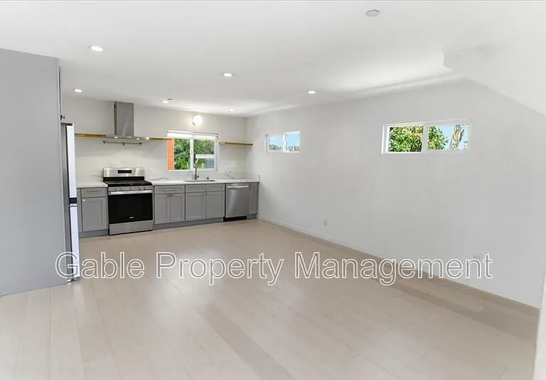 2320 Fernleaf St — Photo 2