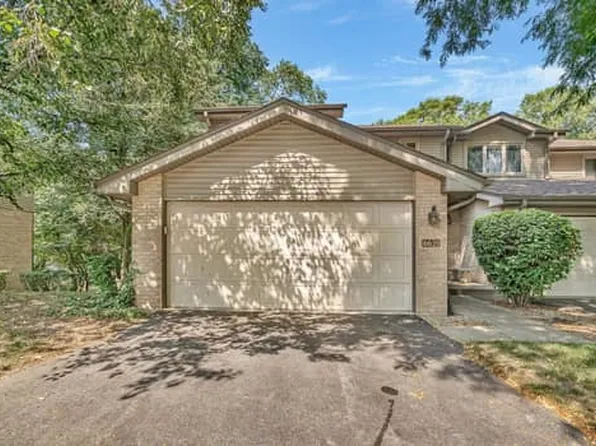 16620 Grants Trl, Orland Park, IL 60467