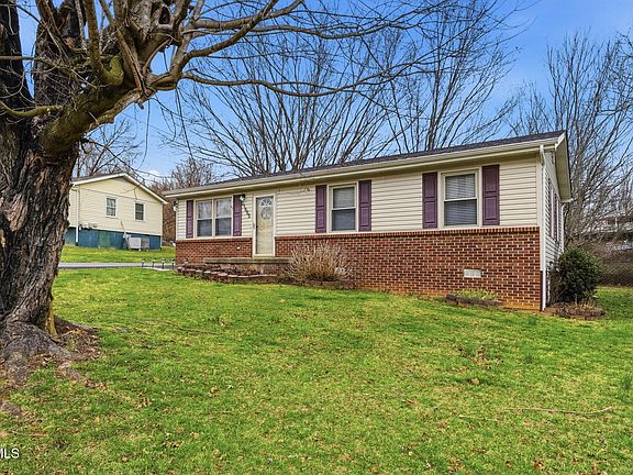 3rd image of 21055 Campground Rd