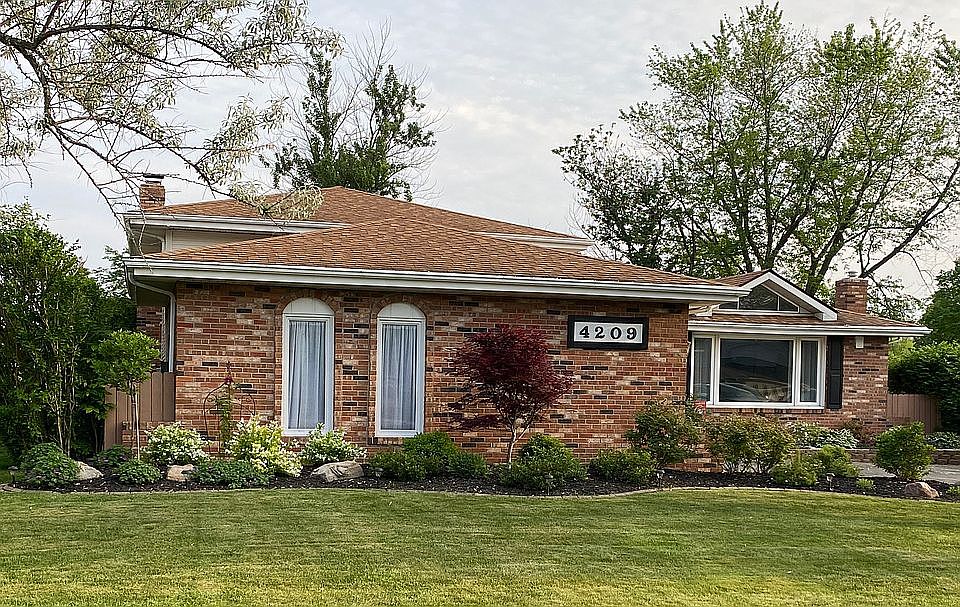 1st image of 4209 Glen Oaks Dr