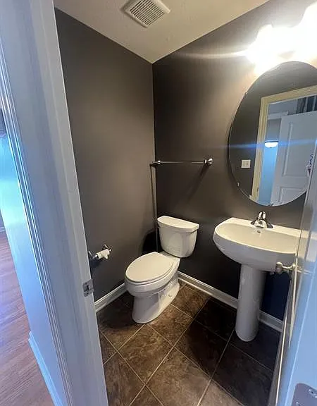 409 Marshall Heights Dr — Photo 5