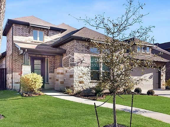 4th image of 12911 Sierra National Dr
