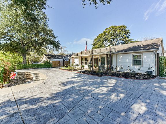 3rd image of 5002 Beechnut St