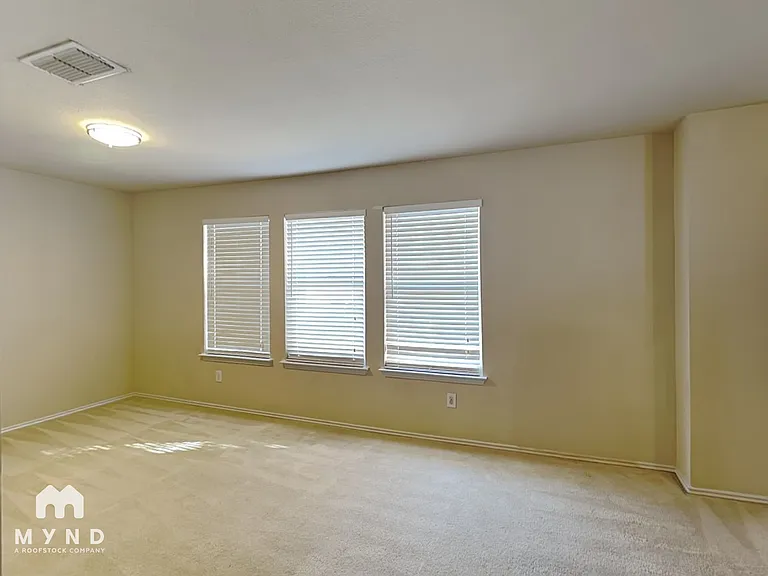 507 Darlene Trl — Photo 11