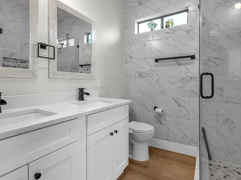 554 E Mitchell St — Photo 19