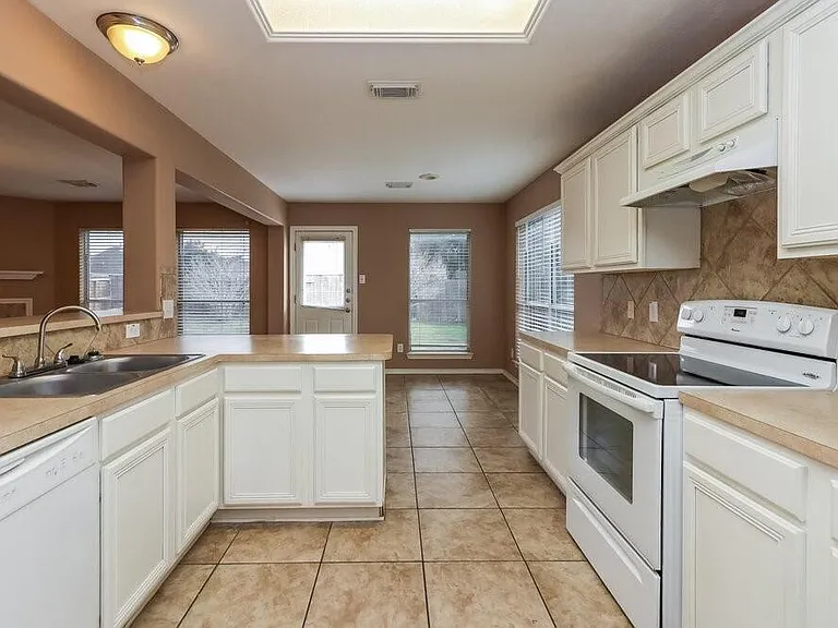 16707 Great Oaks Glen Dr — Photo 8
