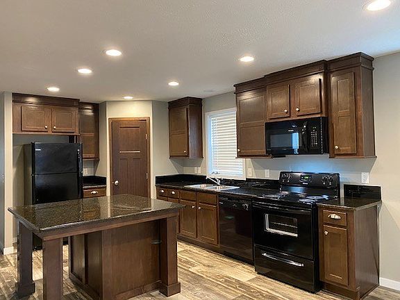 4th image of 225 Pebble Creek Dr #294