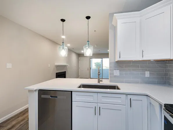 4911 Hollenden Dr APT 104, Raleigh, NC 27616
