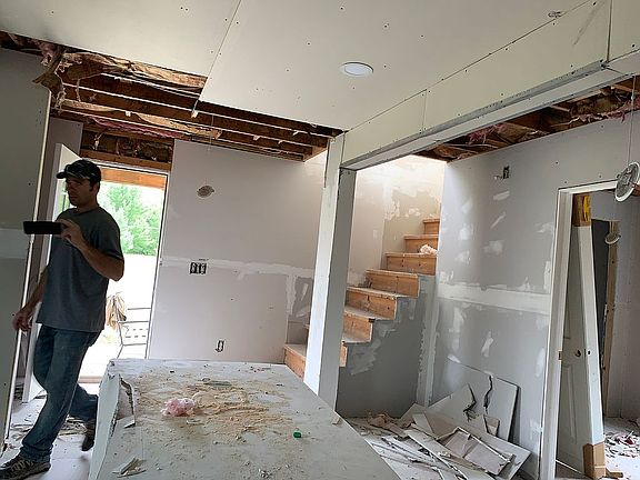 5th image of 8460 Central Ave NE
