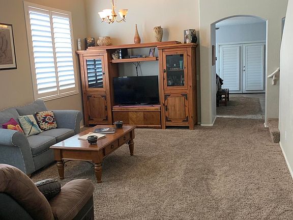 2nd image of 637 W Jersey Way
