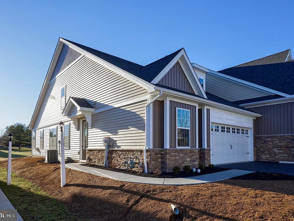 1st image of 132 Copperstone Ct #53