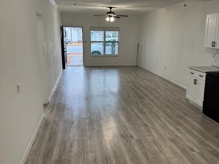 609 Main St — Photo 1
