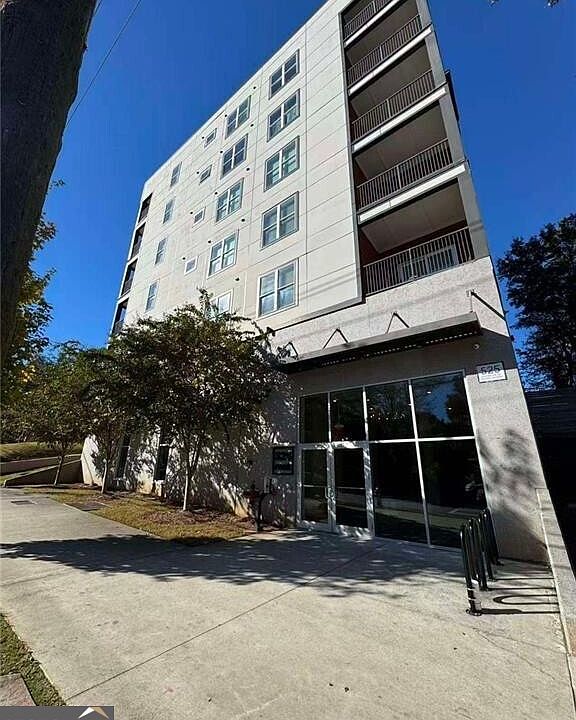1st image of 525 Parkway Dr #508