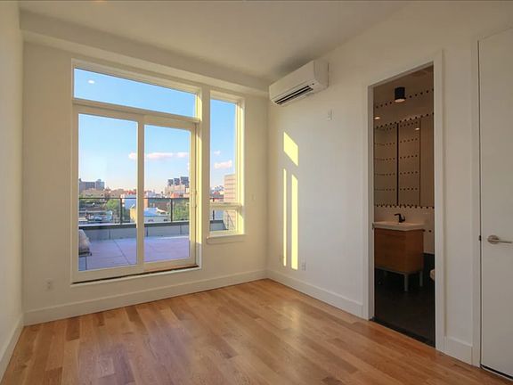 3rd image of 820 Dekalb Ave #4A