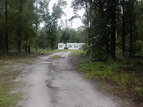 2nd image of 1860 NE 46th Cir
