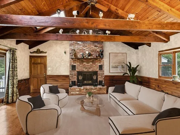 236 Newtown Rd, Acton, MA 01720