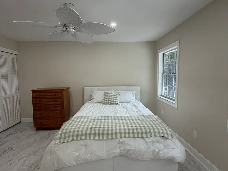 715 Acacia Rd — Photo 4