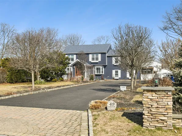 49 Robert Street, Patchogue, NY 11772