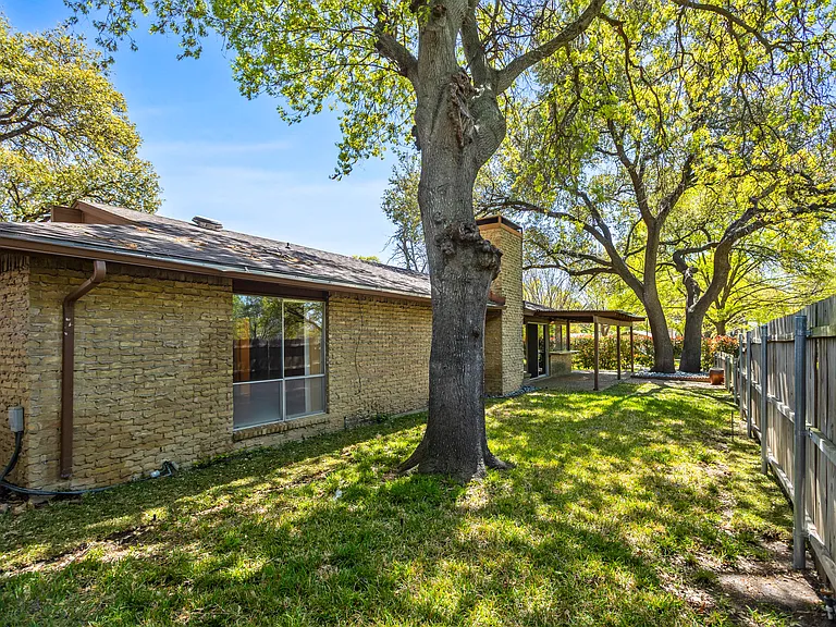 15721 Mapleview Cir — Photo 33