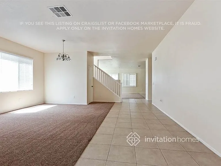 2533 Carolyn Dr — Photo 2