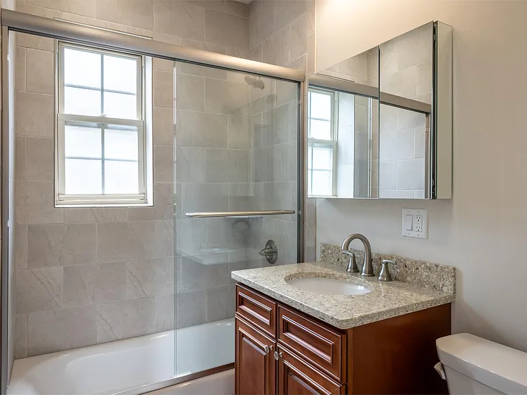 Worthington House Apartments — Photo 14