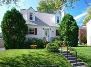 2620 N Powhatan St, Arlington, VA 22207