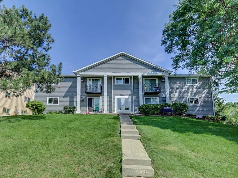 5568 Guilford Rd — Photo 2