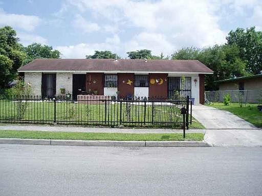 1st image of 8630 CAPE VALLEY DR