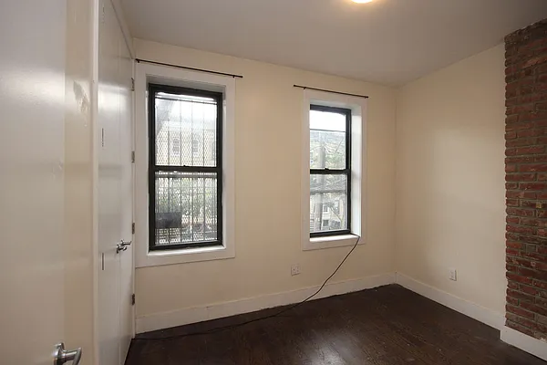 Rented by Nooklyn NYC LLC | media 18