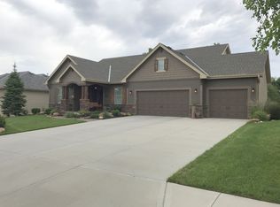 5704 N 154th St, Omaha, NE 68116