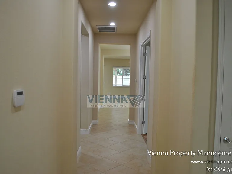 2101 Harpford Dr — Photo 18