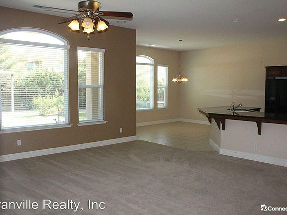 4th image of 2874 E Niles Ave
