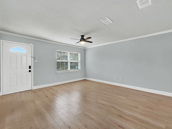 5th image of 2417 Vickie Dr
