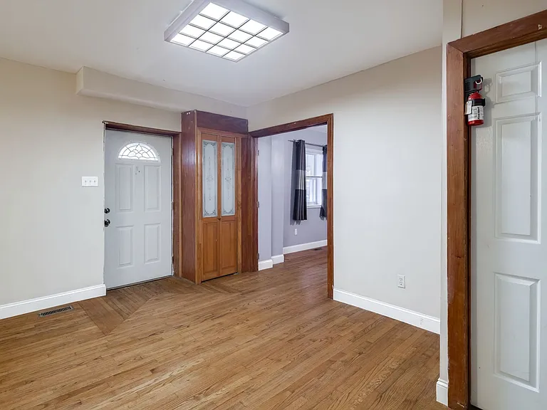 1202 S Alder St — Photo 12