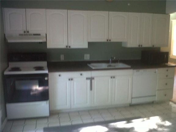 2nd image of 438 E Beardsley Ave