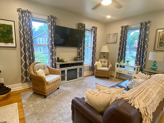 4th image of 19 Pleasant St APT 3
