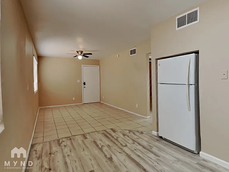 1702 E Cambridge Ave #1 — Photo 3