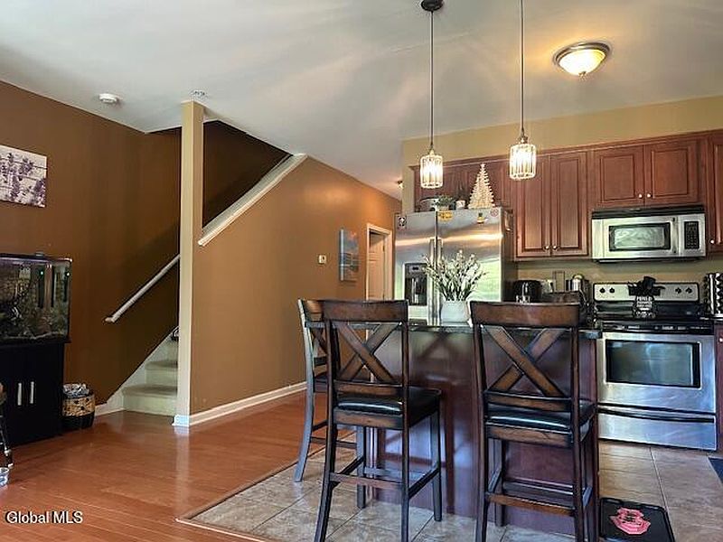 5th image of 605 Worthington Terrace