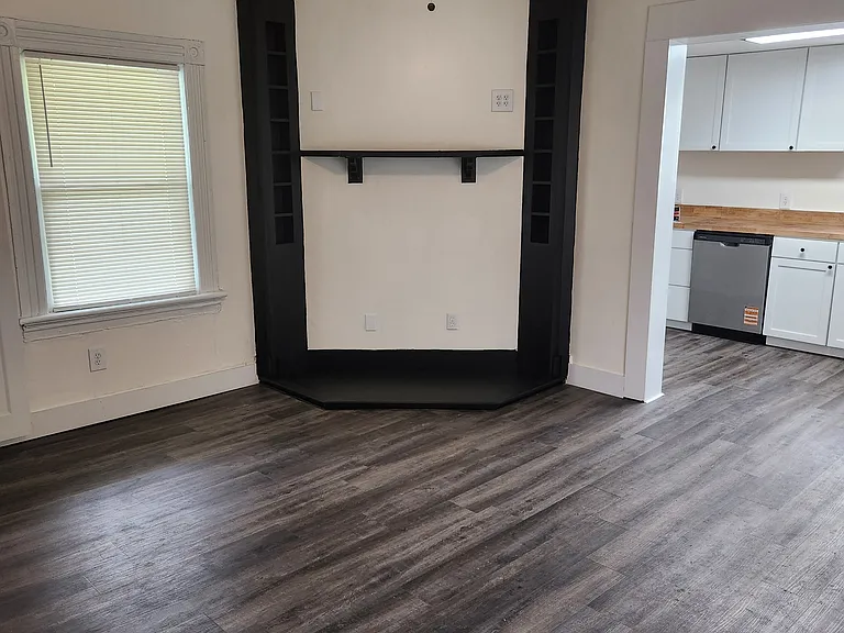 2335 Easley Ave — Photo 3