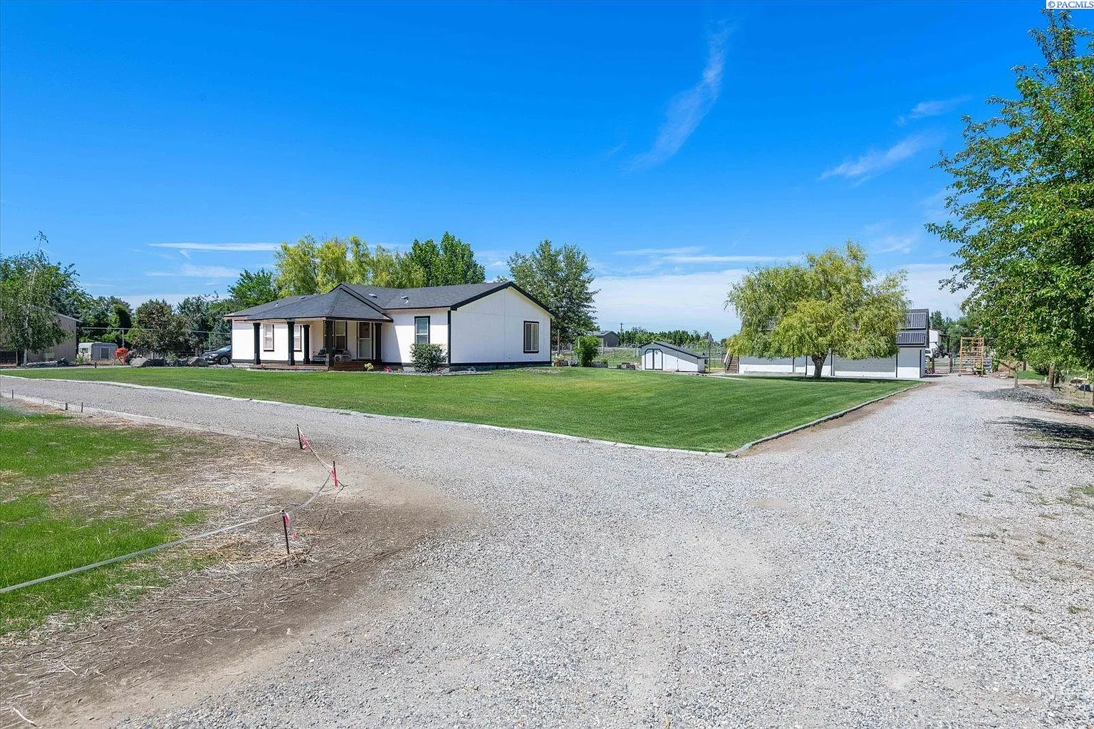 3907 Melody Ln photo 1