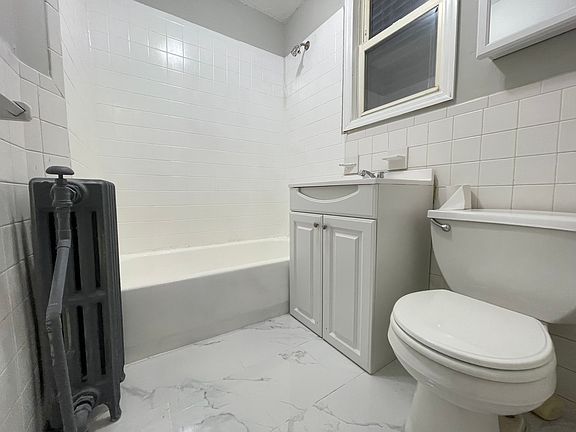 4th image of 169 Fulton Ave #1E