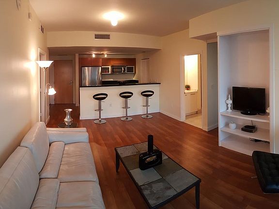 3rd image of 253 NE 2nd St APT 01201