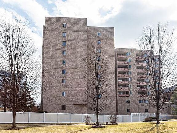 4th image of 143 Hoyt St APT 5E