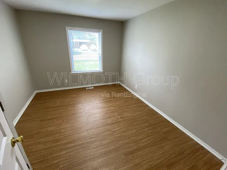 7910 Roy Rd — Photo 9