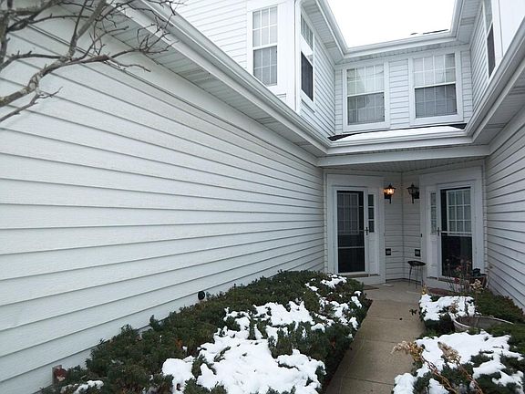 2nd image of 1294 S Candlestick Way Unit 1294