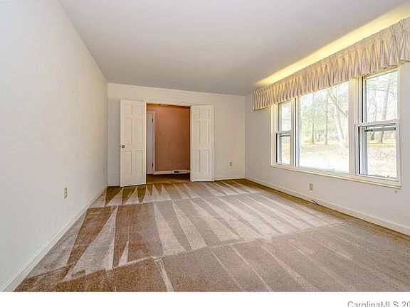 2nd image of 2901 Beaman Ave