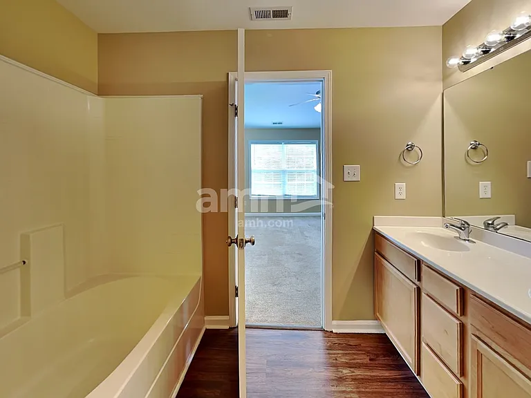 1120 Rutledge Landing Dr — Photo 12