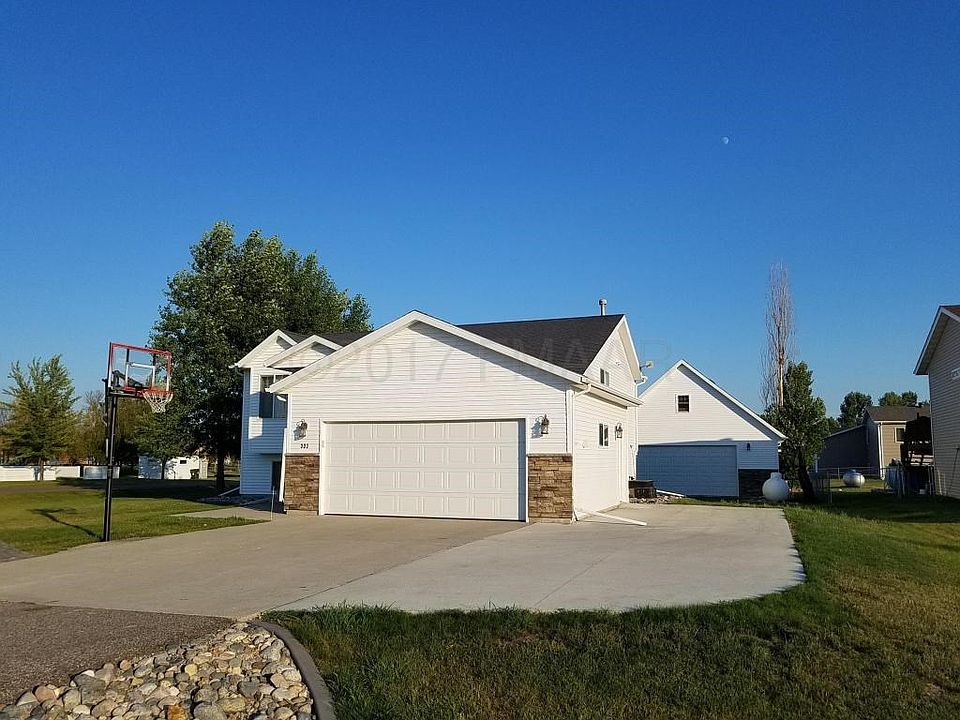 Bilevel with Big Heated Shop